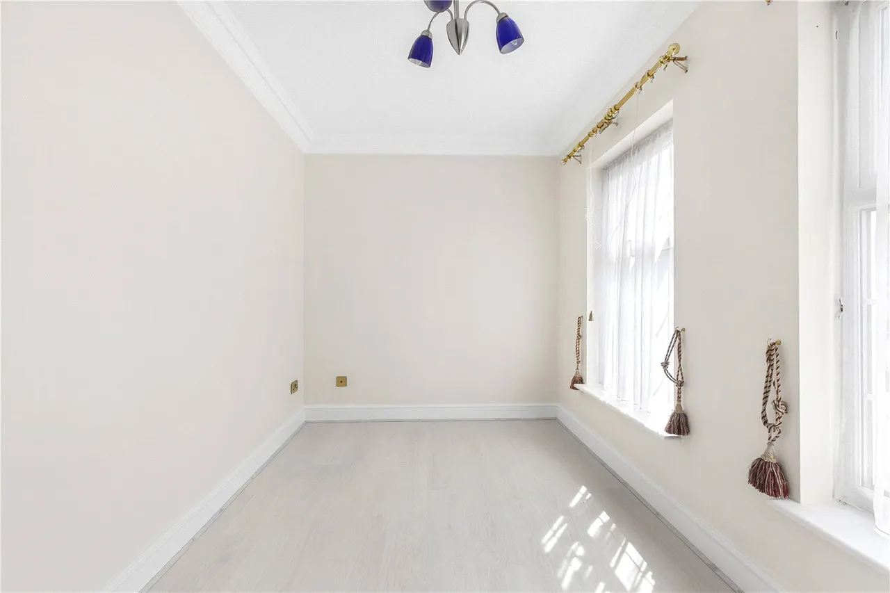 Meadowbanks, Barnet Road, Arkley, Hertfordshire, EN5 3LY, photo 7