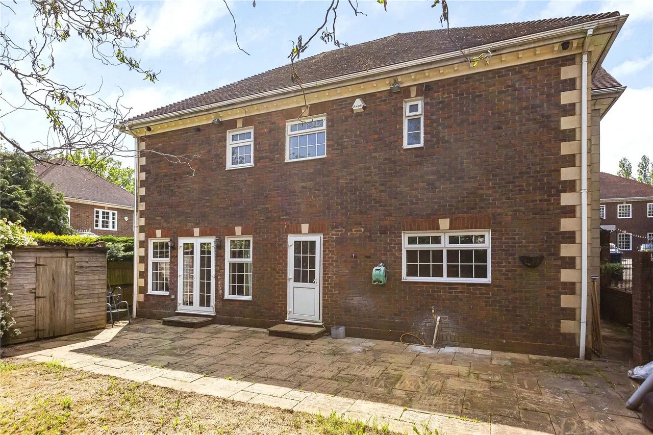 Meadowbanks, Barnet Road, Arkley, Hertfordshire, EN5 3LY, photo 16