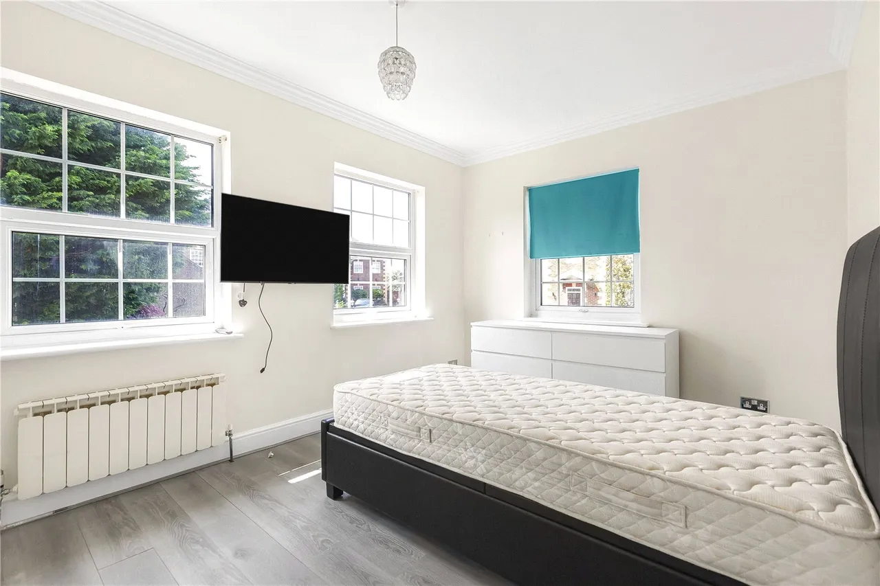 Meadowbanks, Barnet Road, Arkley, Hertfordshire, EN5 3LY, photo 10