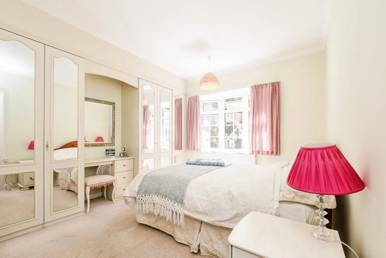 Lechmere Avenue, CHIGWELL, Essex, IG7, photo 11