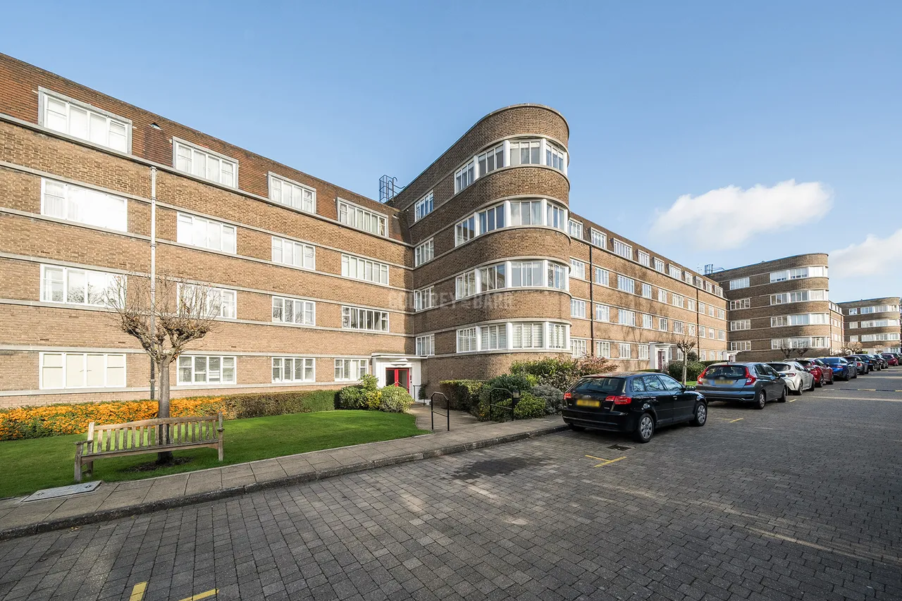 3 bed flat for sale, Belvedere Court Hampstead Garden Suburb, N2