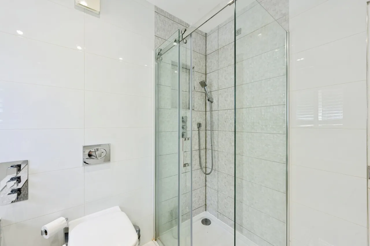 Byron Avenue, Coulsdon, CR5, photo 15