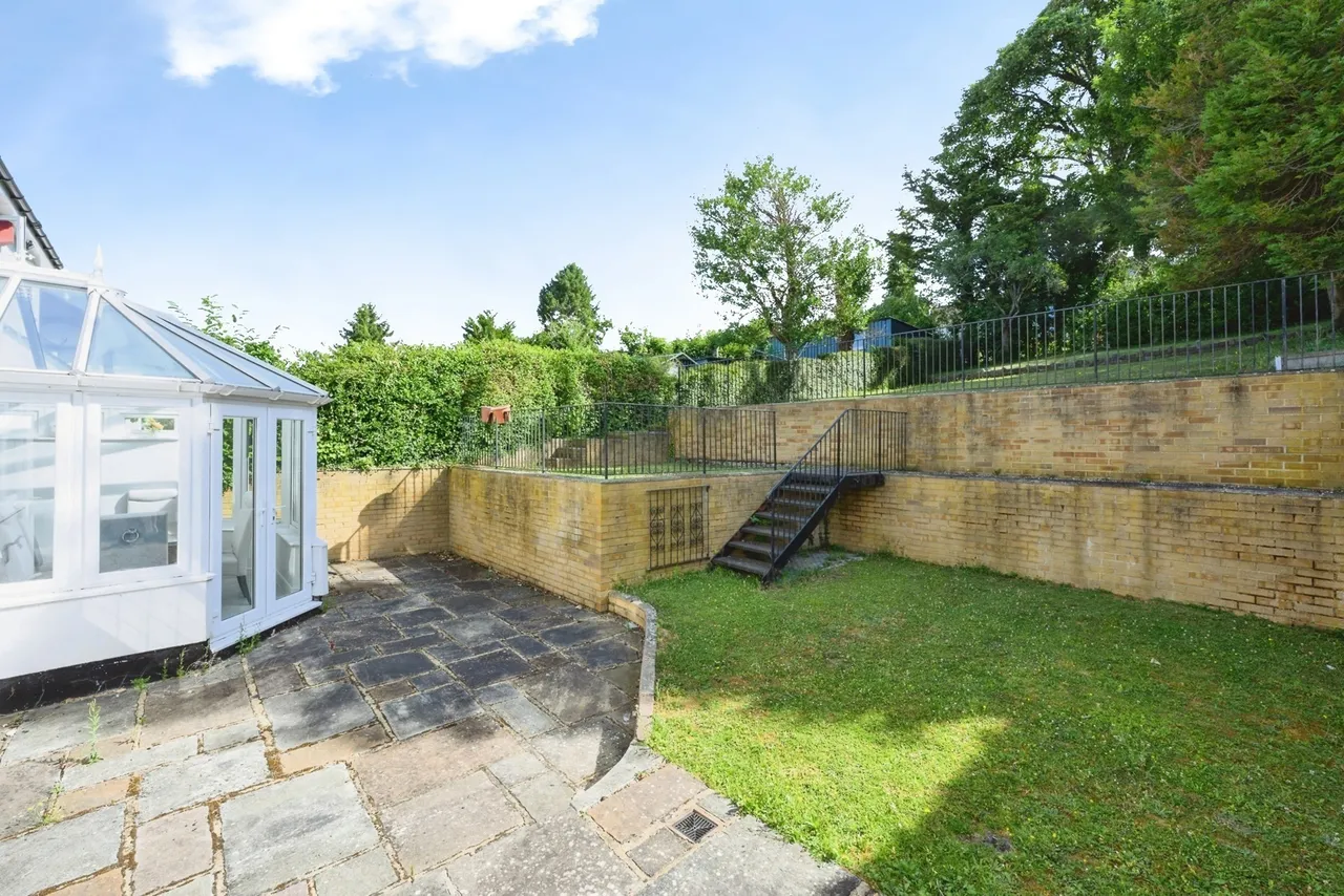 Byron Avenue, Coulsdon, CR5, photo 17