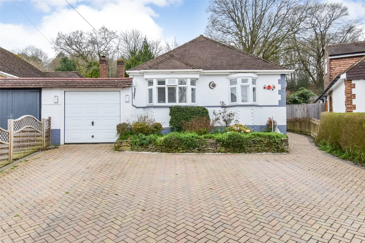 3 bed house for sale — Cranmore Gardens, Aldershot, Hampshire, GU11 3BQ