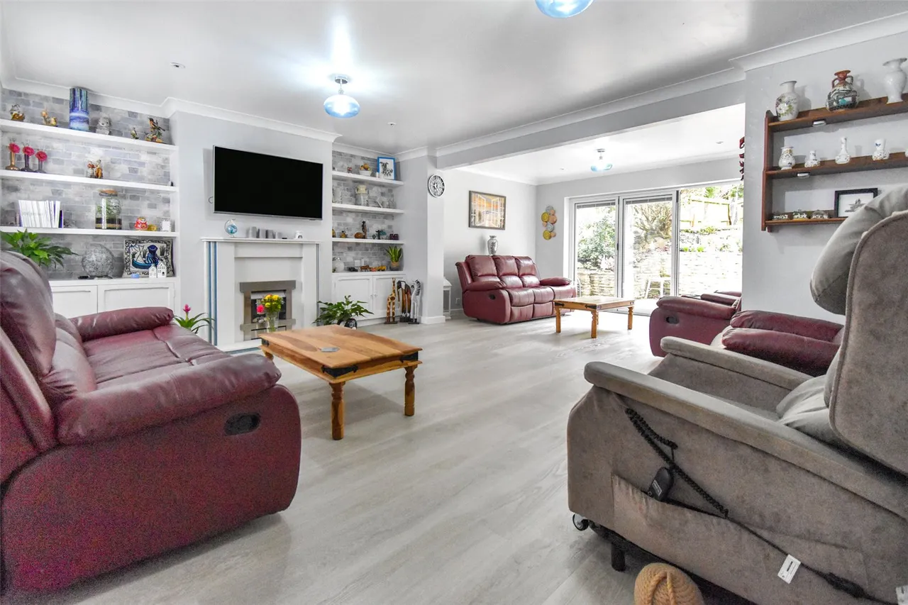 Cranmore Gardens, Aldershot, Hampshire, GU11 3BQ, photo 2