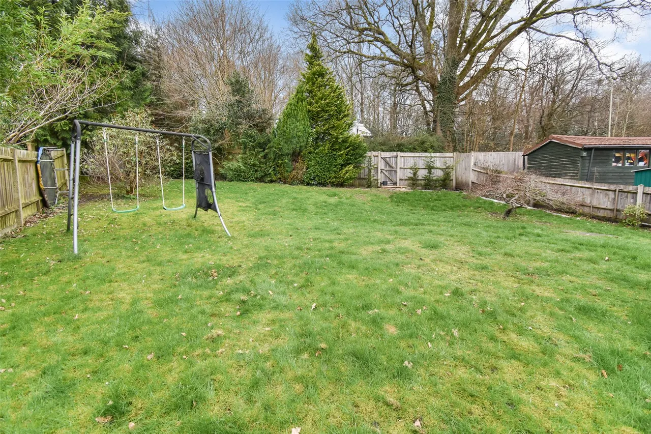 Cranmore Gardens, Aldershot, Hampshire, GU11 3BQ, photo 7