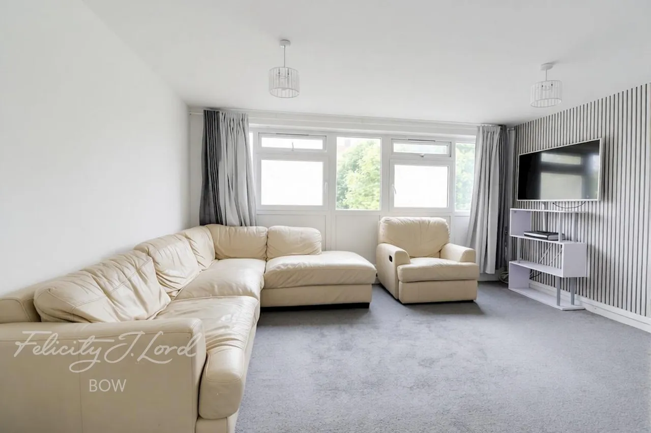 3 bed flat to rent, London