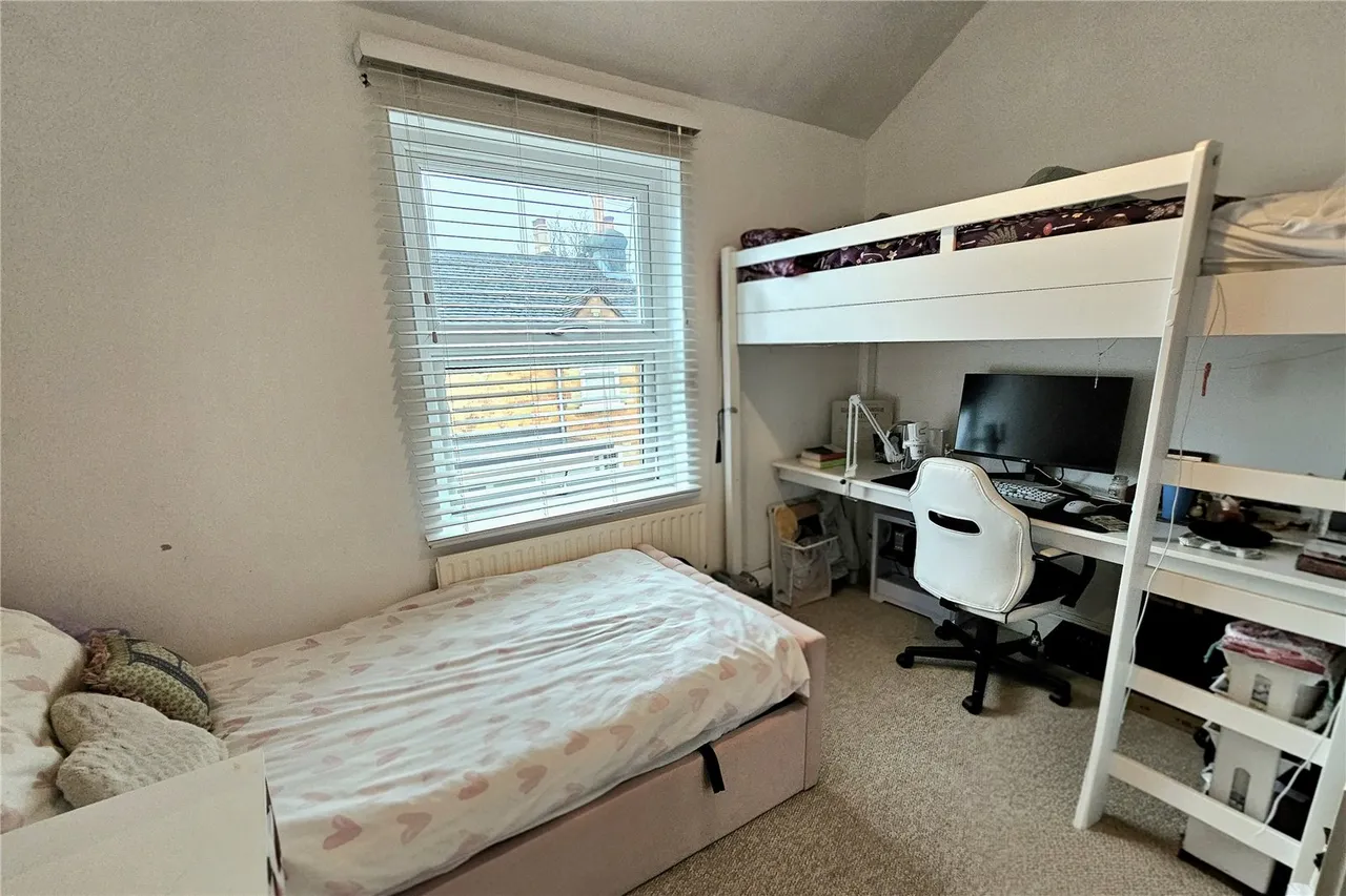 Goddards Lane, Camberley, Surrey, GU15 2PX, photo 8