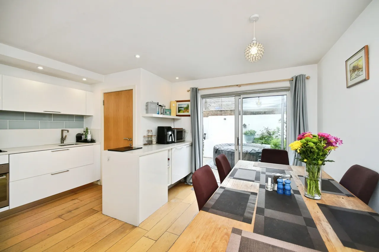 Stoneham Road, Hove, photo 2