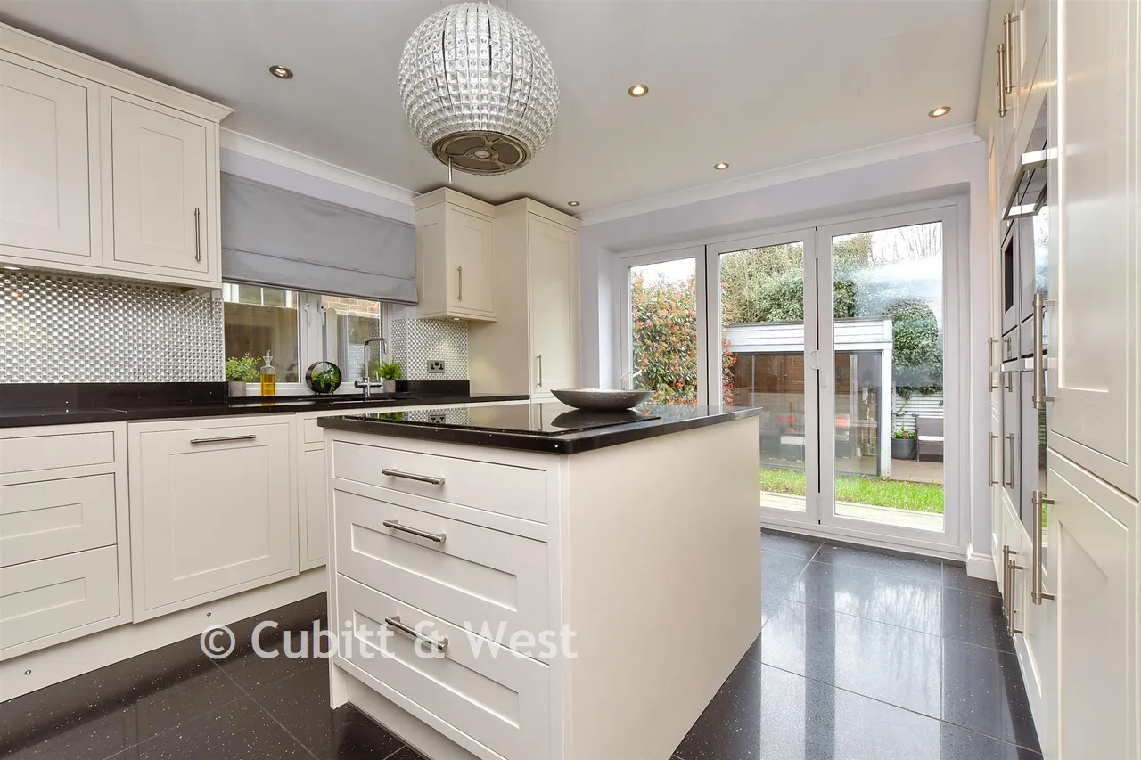 Greenacres, Lower Kingswood, KT20, photo 9