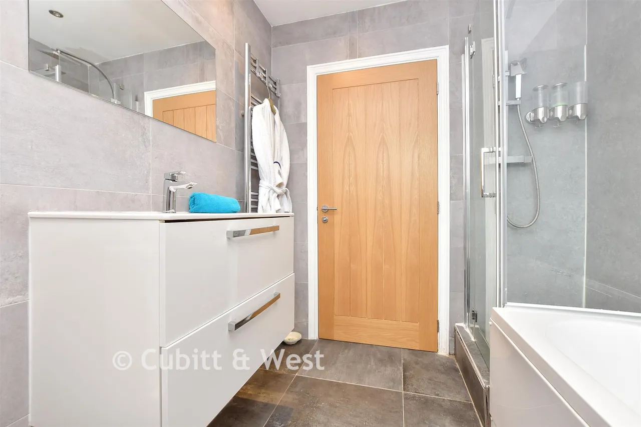 Greenacres, Lower Kingswood, KT20, photo 15