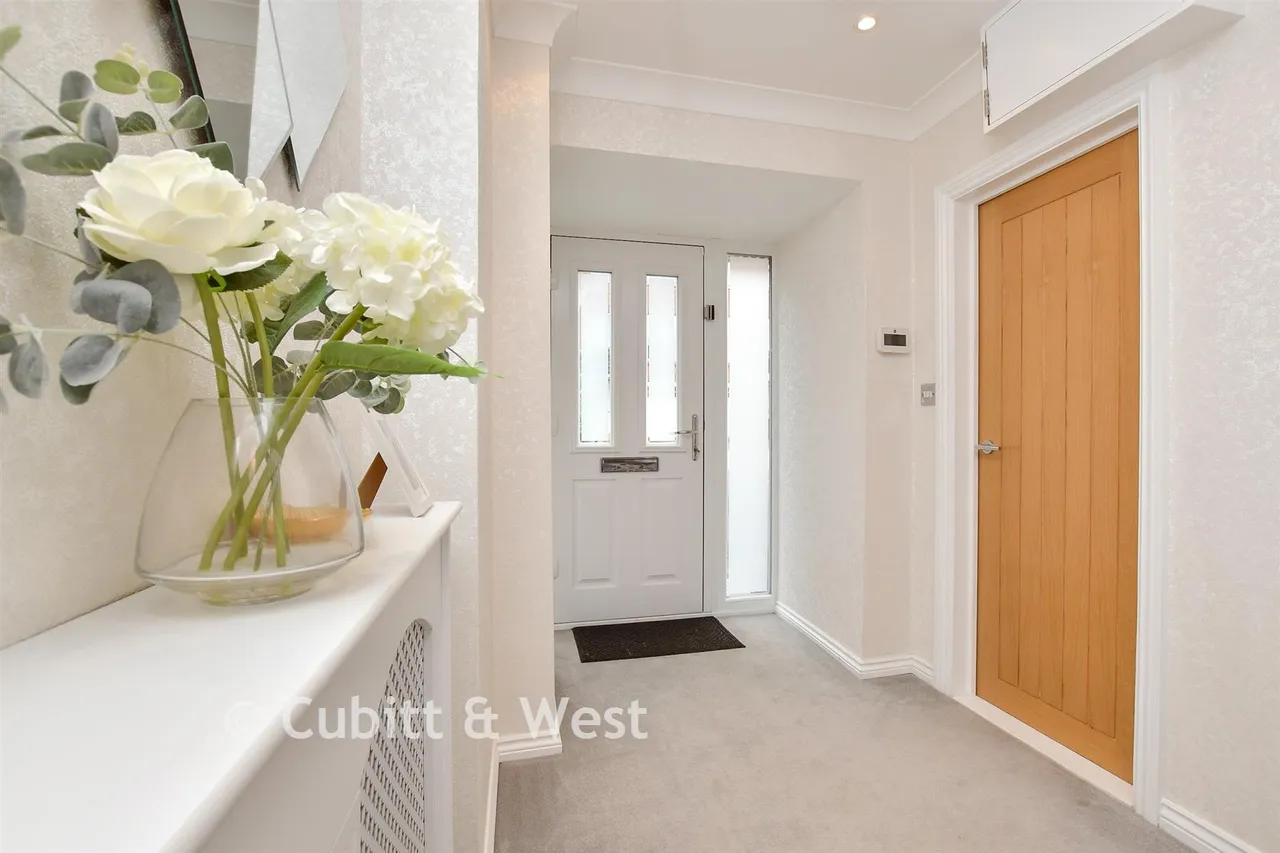 Greenacres, Lower Kingswood, KT20, photo 5
