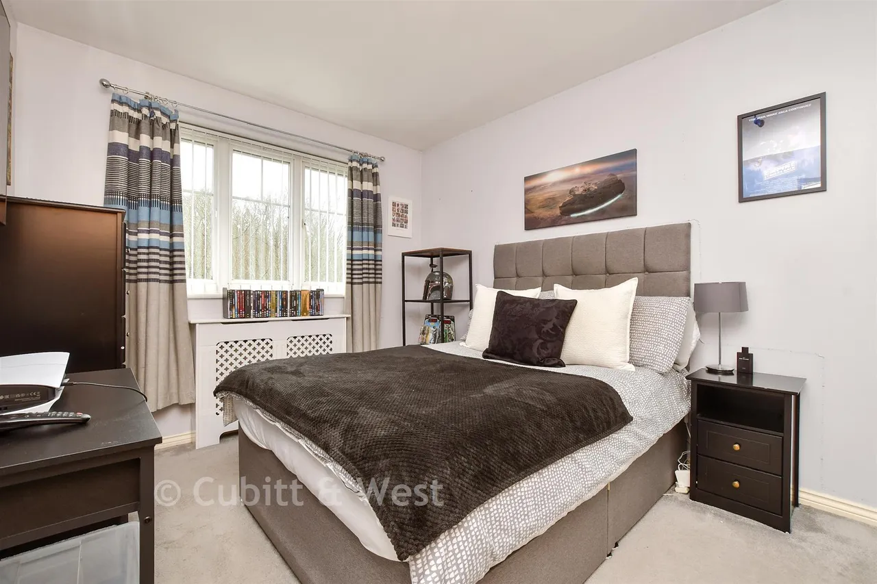 Greenacres, Lower Kingswood, KT20, photo 14