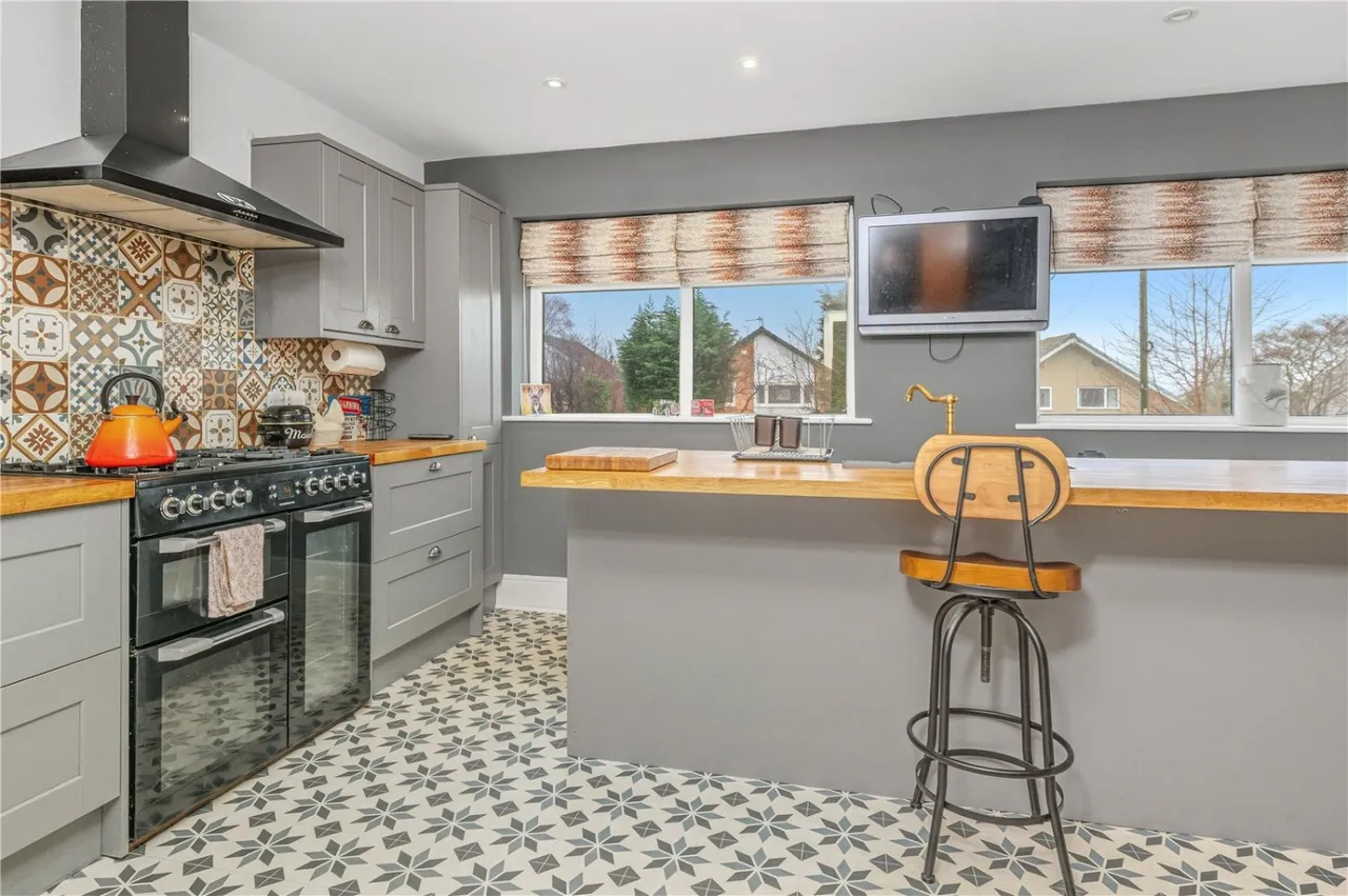 White Lee Road, Batley, WF17, photo 13