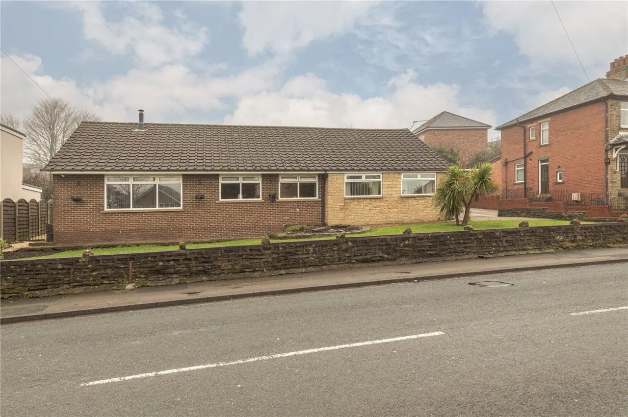 White Lee Road, Batley, WF17, photo 4