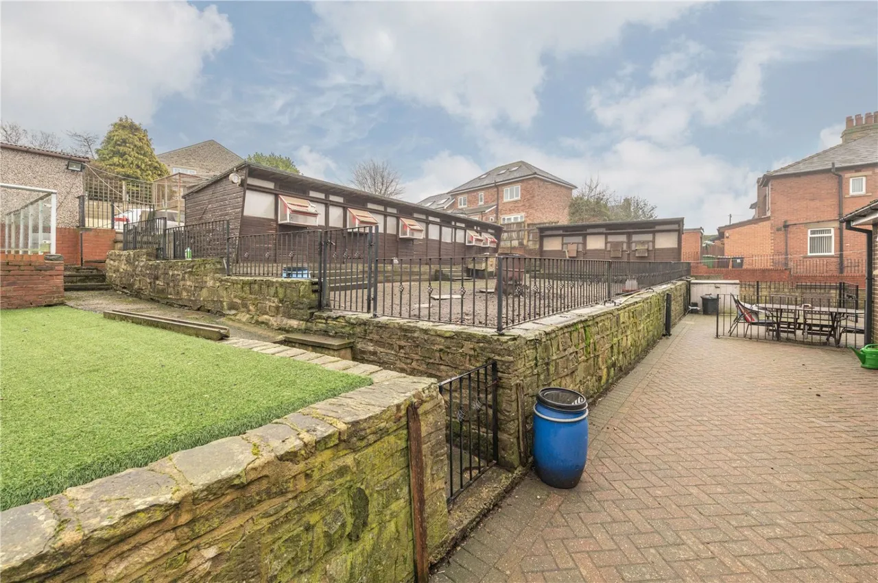 White Lee Road, Batley, WF17, photo 10