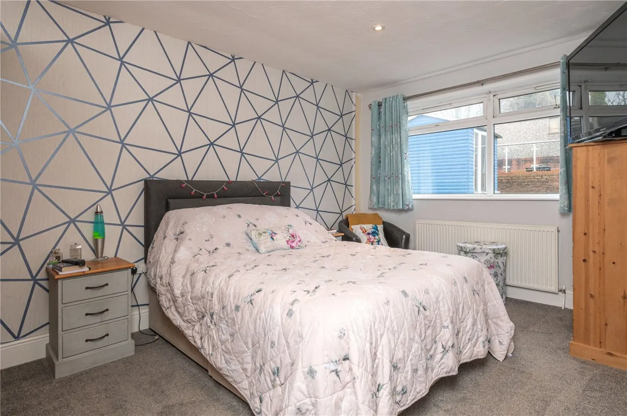 White Lee Road, Batley, WF17, photo 19