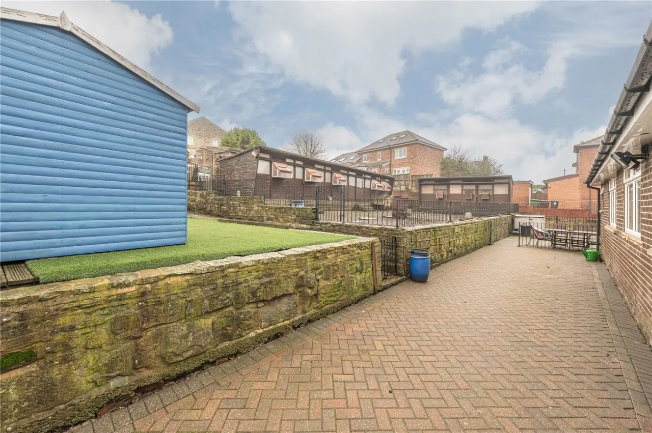White Lee Road, Batley, WF17, photo 9