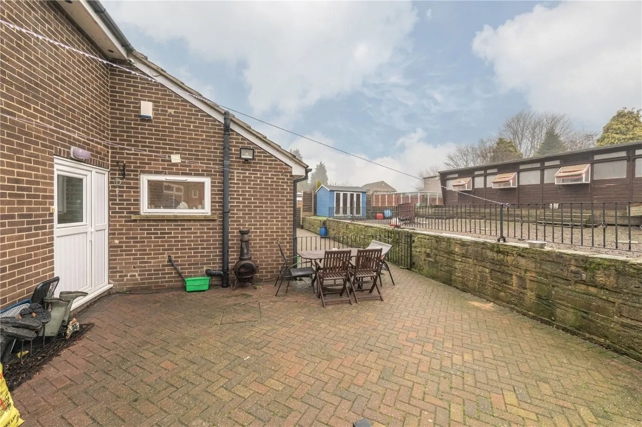 White Lee Road, Batley, WF17, photo 7