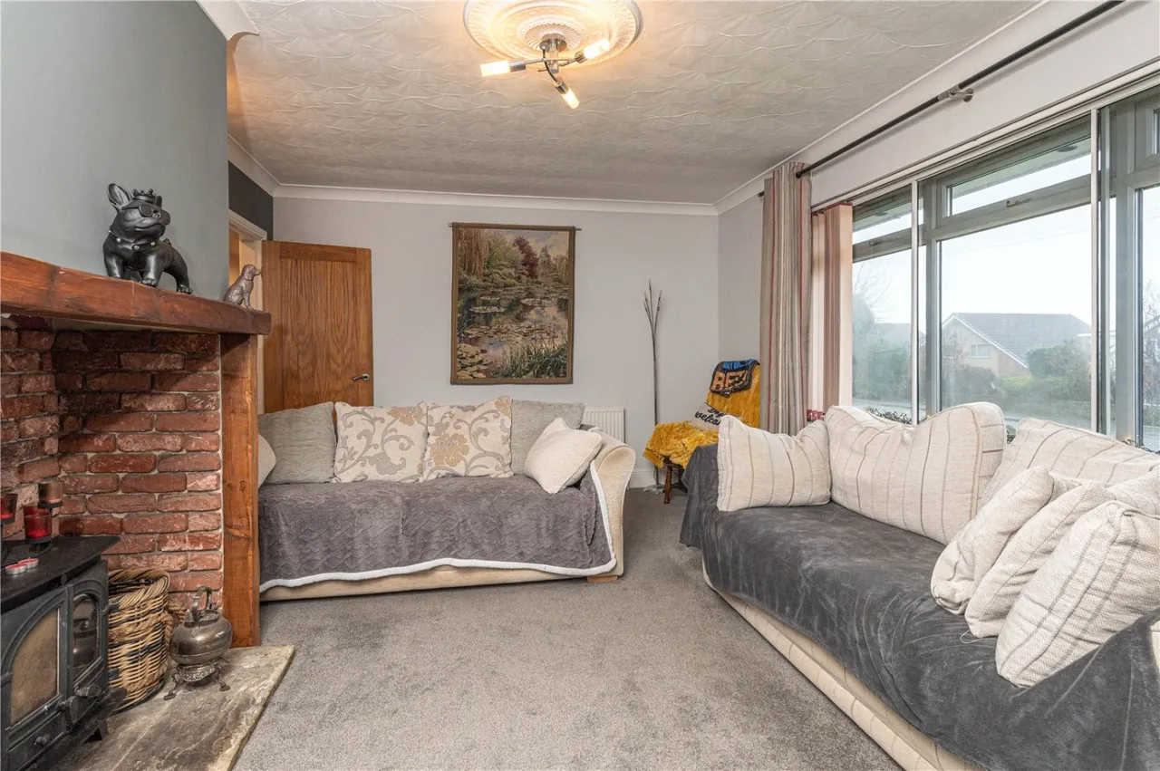 White Lee Road, Batley, WF17, photo 26
