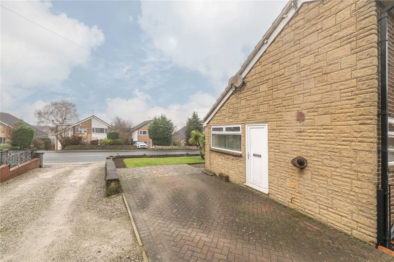 White Lee Road, Batley, WF17, photo 6