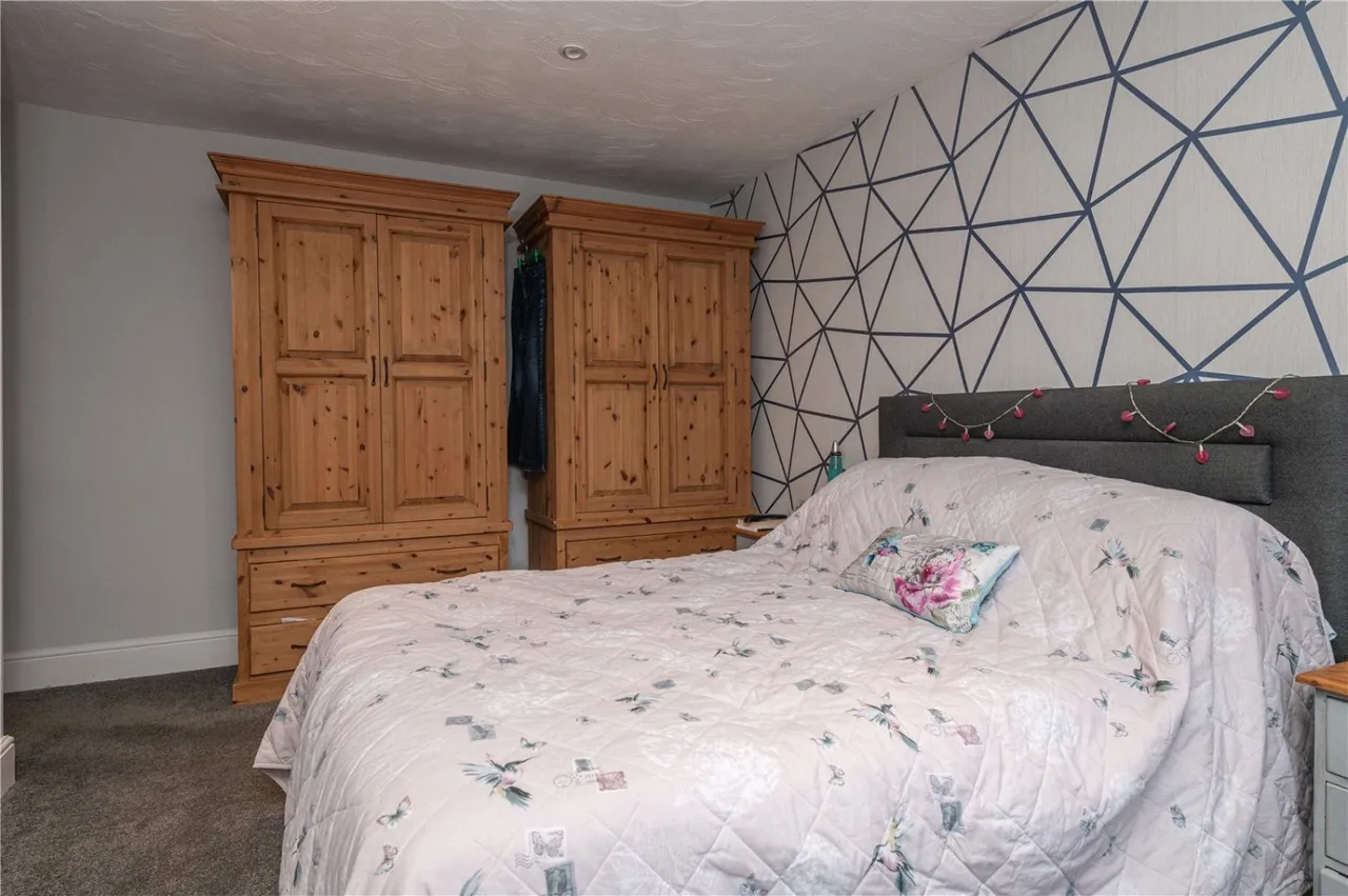 White Lee Road, Batley, WF17, photo 20