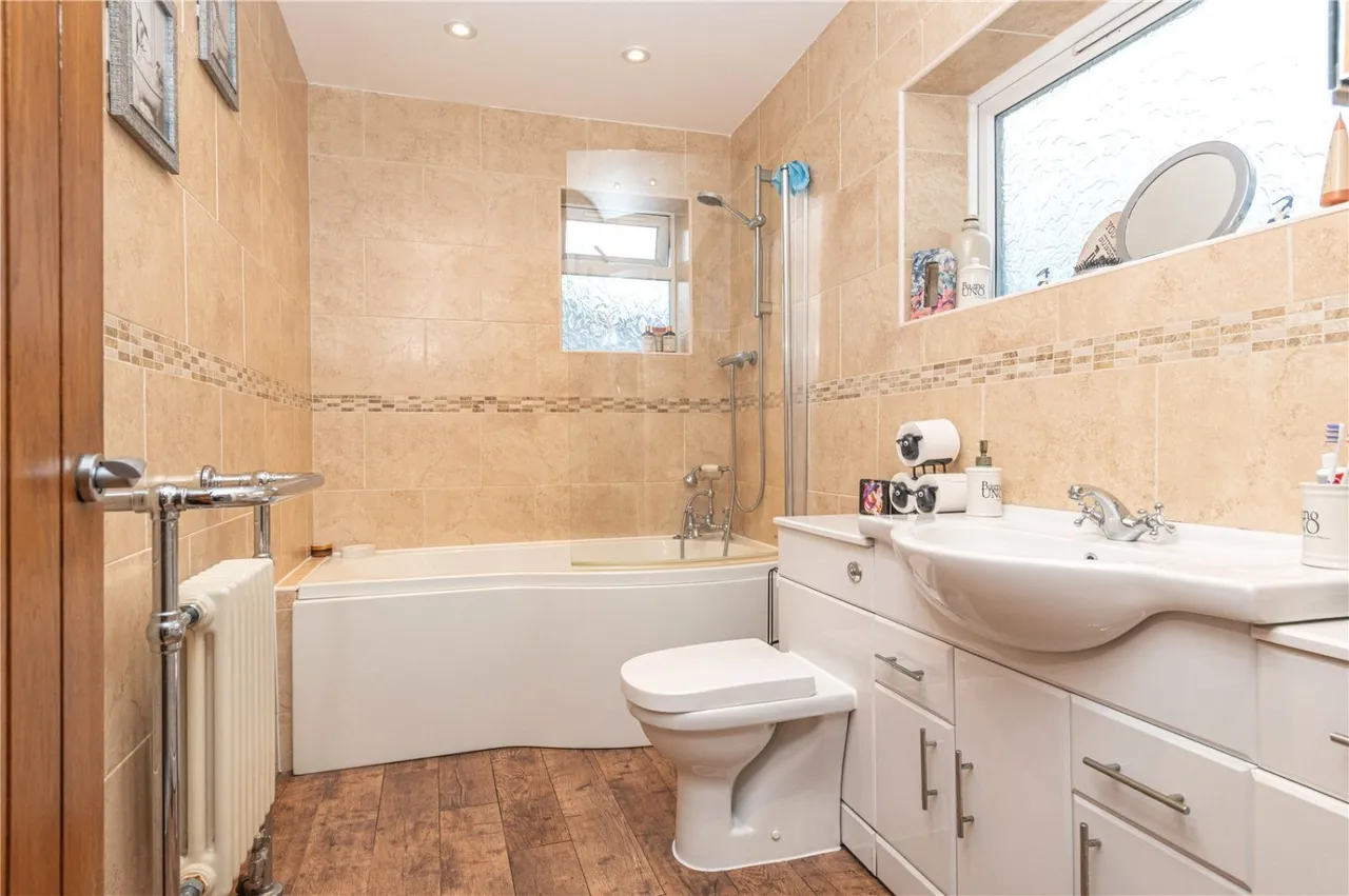 White Lee Road, Batley, WF17, photo 12