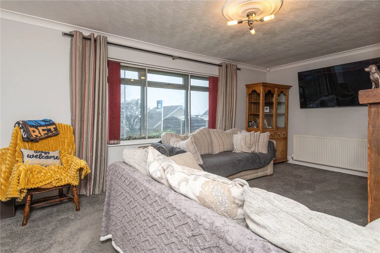 White Lee Road, Batley, WF17, photo 23