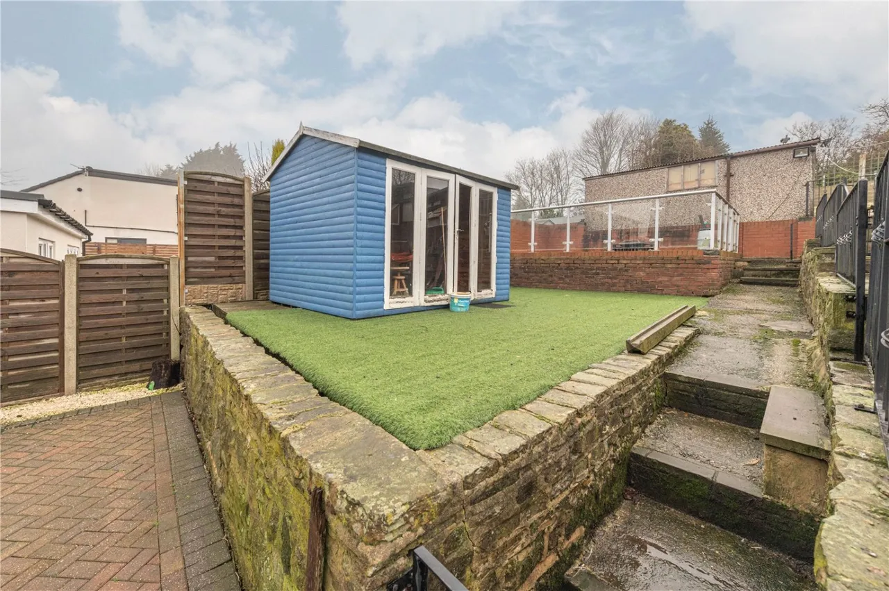 White Lee Road, Batley, WF17, photo 11