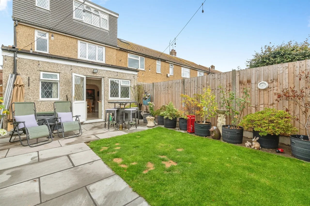 Newtons Close, Rainham, RM13, photo 3