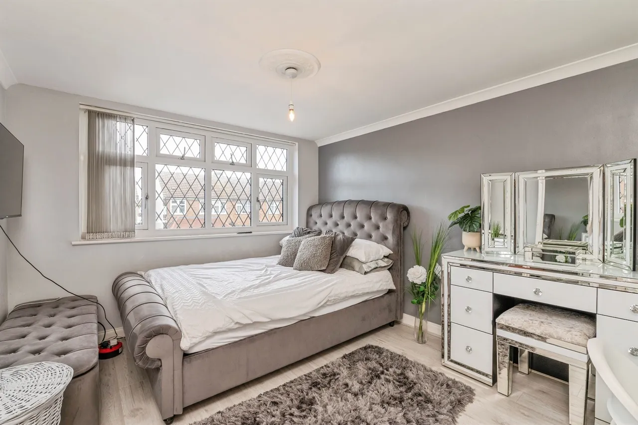 Newtons Close, Rainham, RM13, photo 12