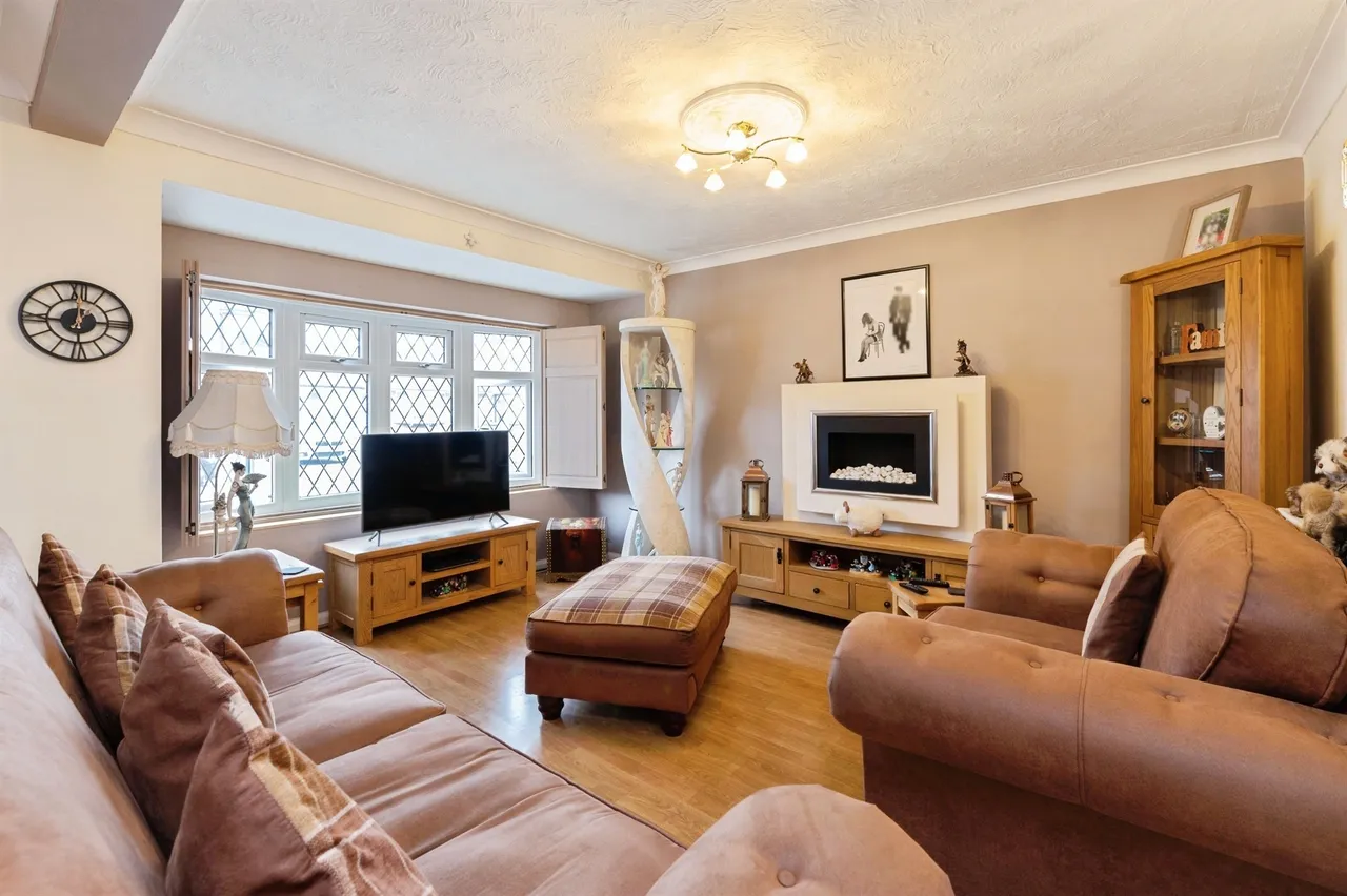 Newtons Close, Rainham, RM13, photo 4