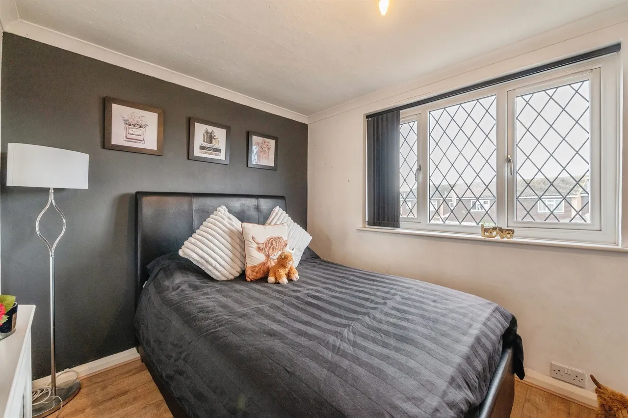 Newtons Close, Rainham, RM13, photo 13