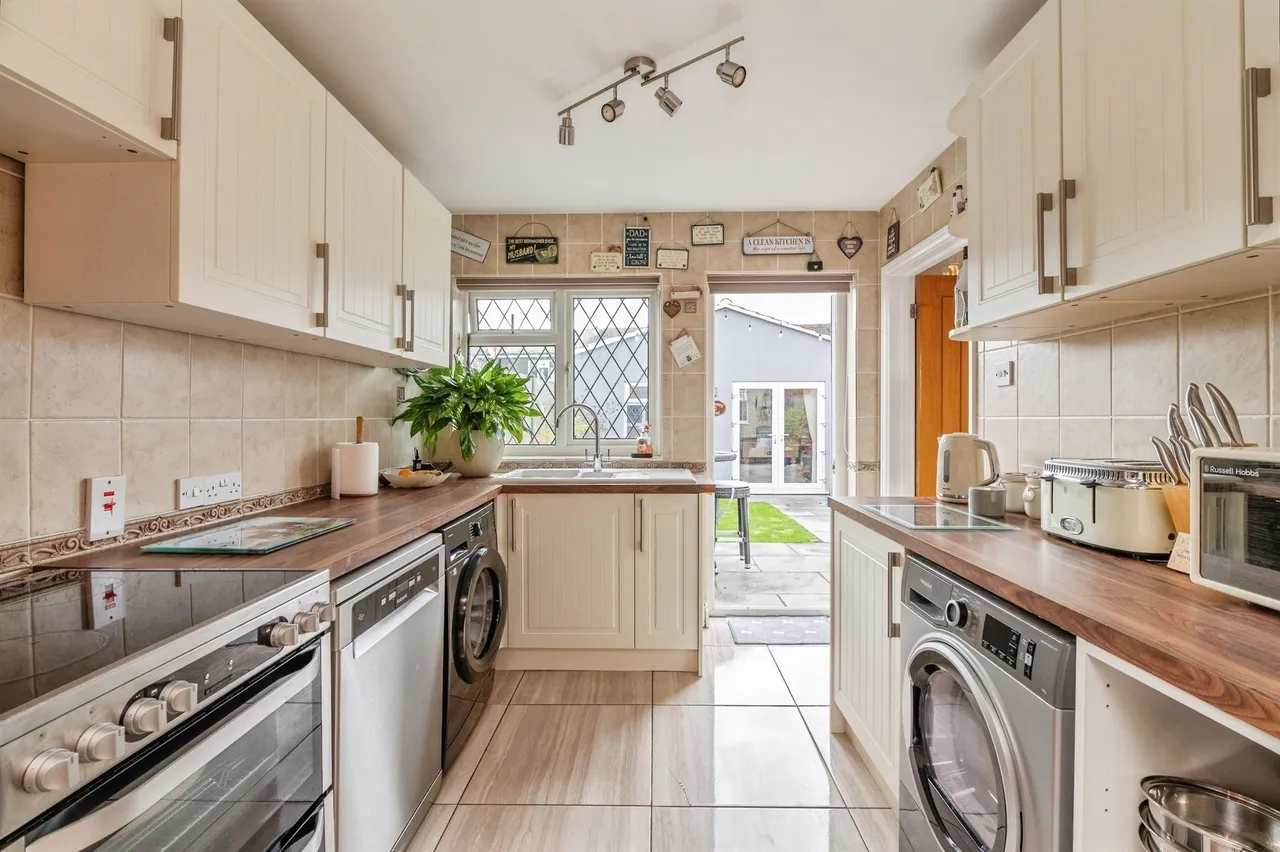 Newtons Close, Rainham, RM13, photo 5