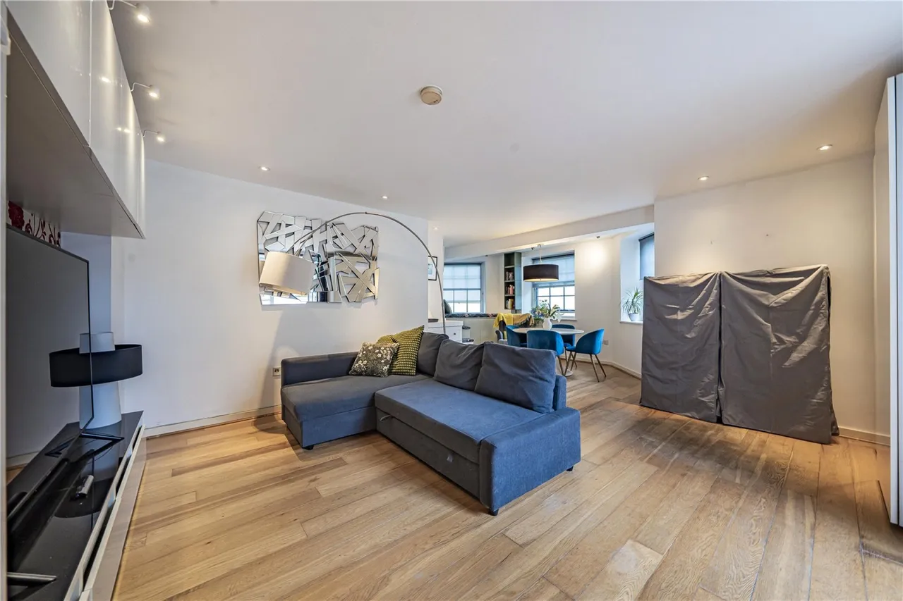 Pleasance Road, London, photo 4