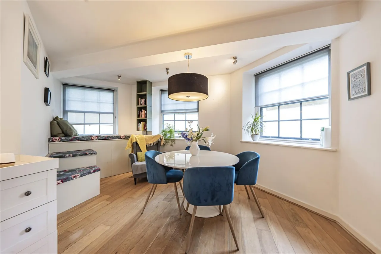 Pleasance Road, London, photo 3