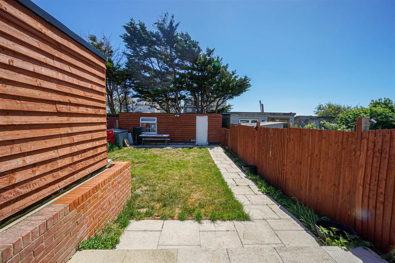 Bexhill Road, St. Leonards-On-Sea, photo 25