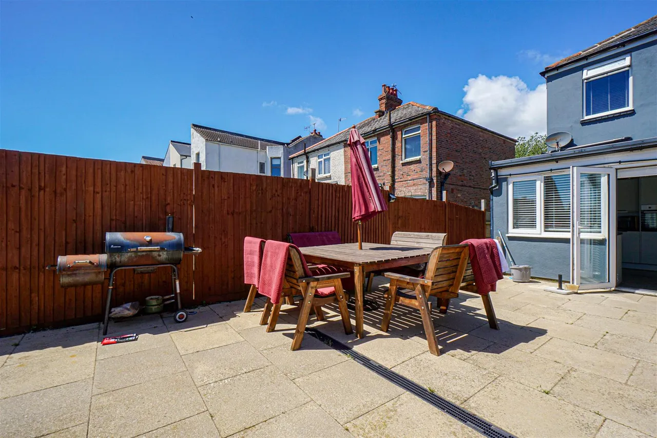 Bexhill Road, St. Leonards-On-Sea, photo 19