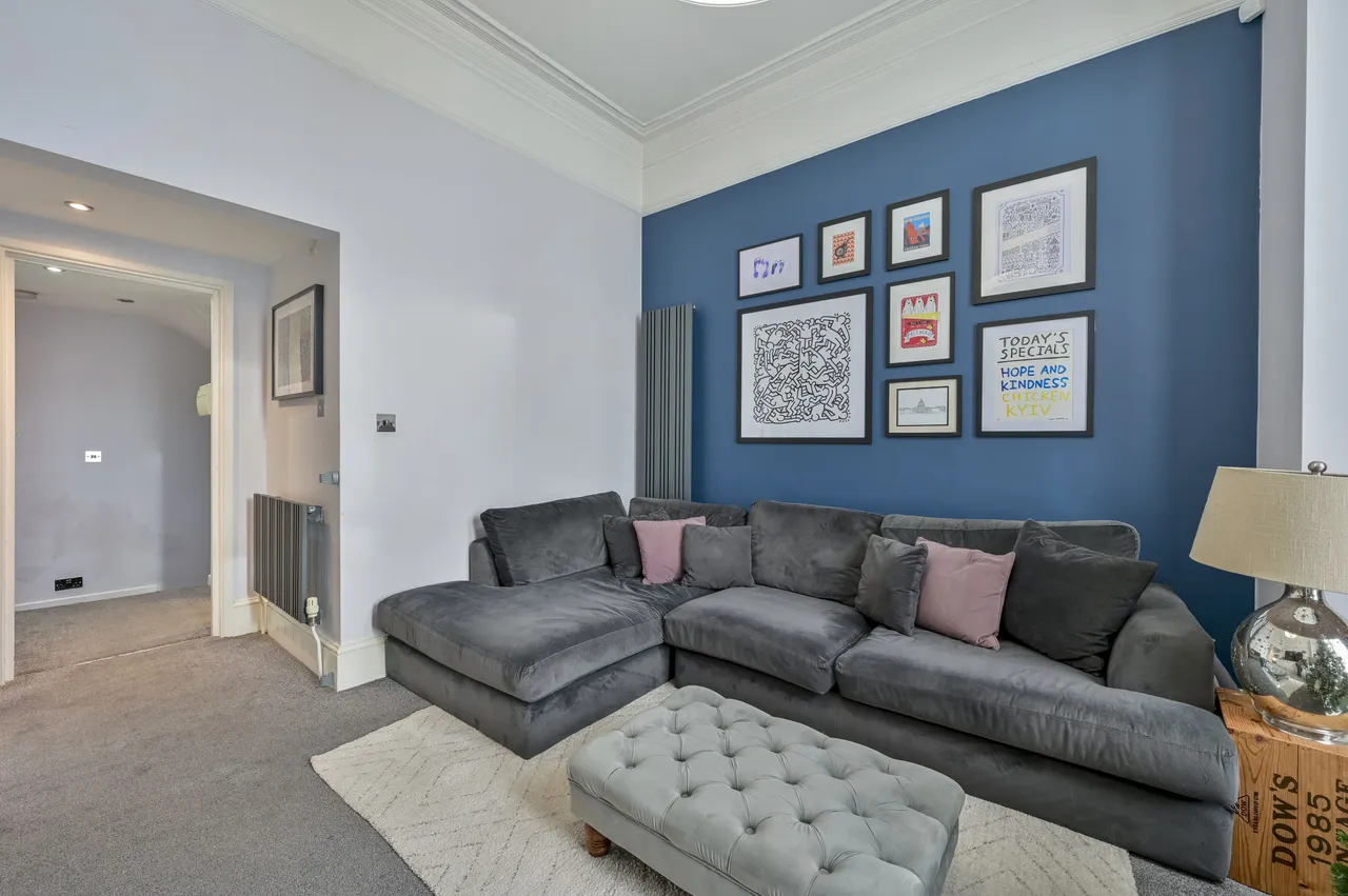 Flat 2, 90 West Hill, London, photo 8
