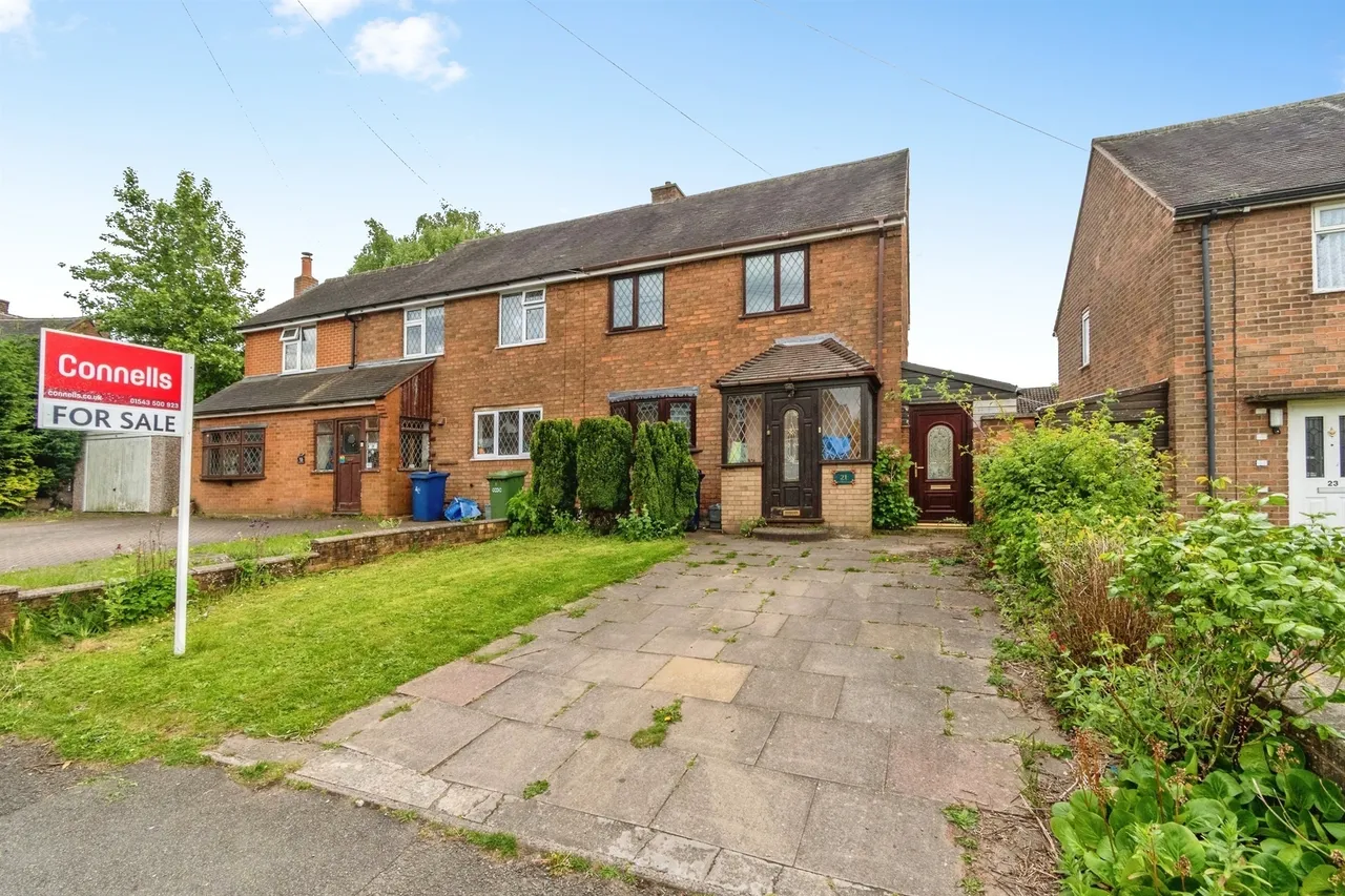3 bed house for sale — Carlisle Road, Cannock