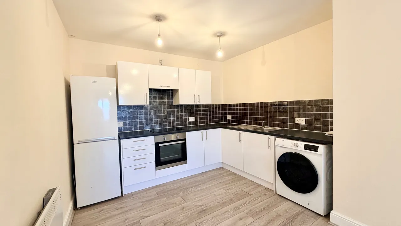 Fen Farm Lane, RM14 3RH, photo 3