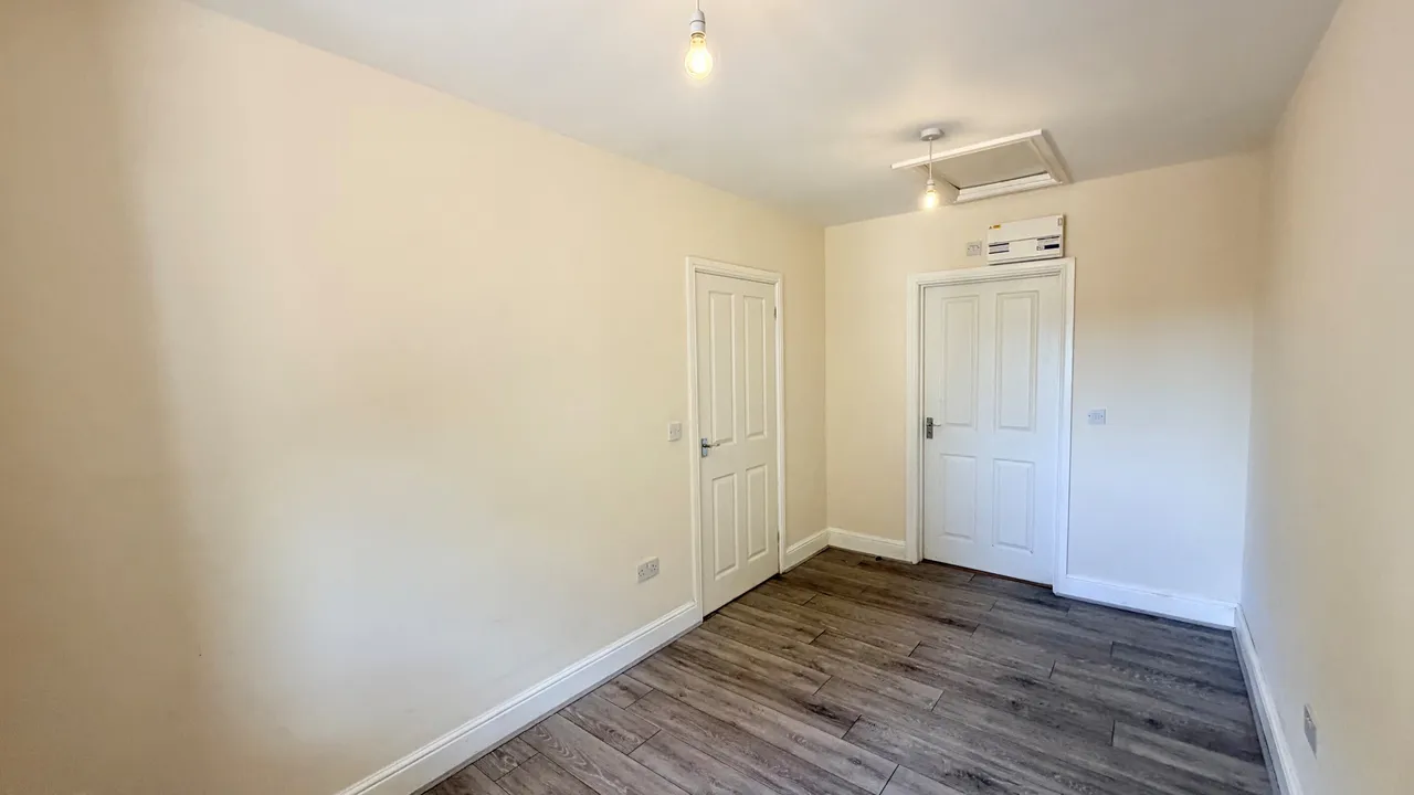 Fen Farm Lane, RM14 3RH, photo 6