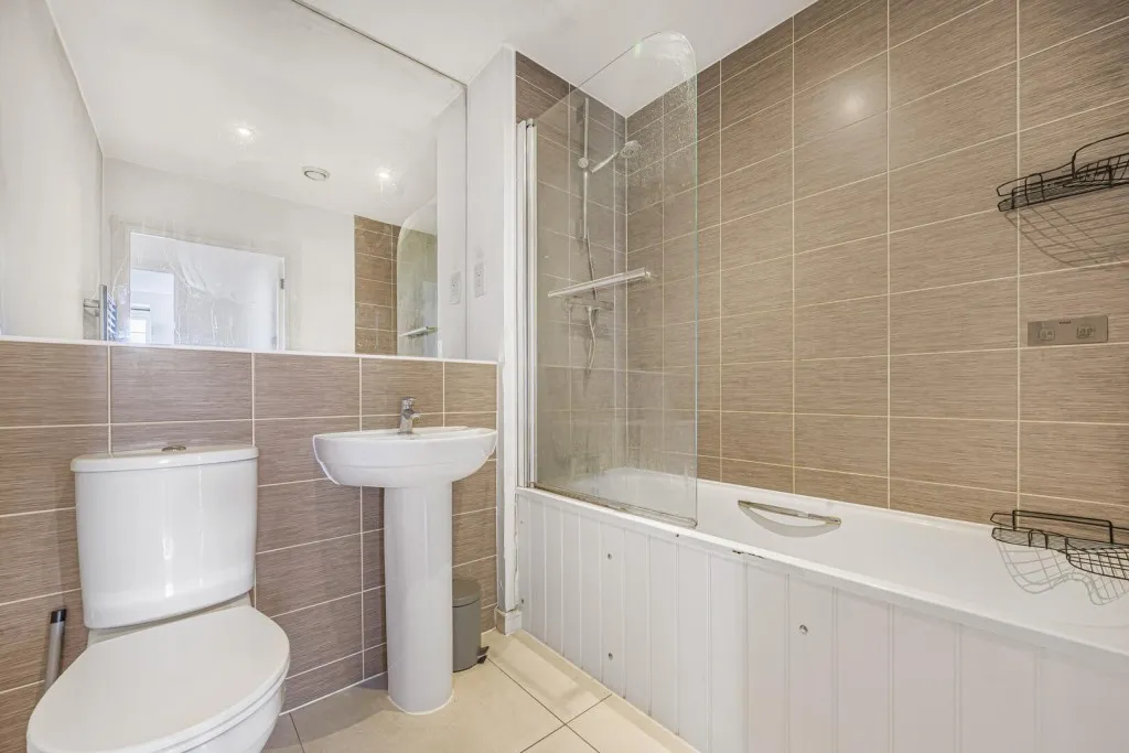 Wells View Drive, Bromley, photo 11