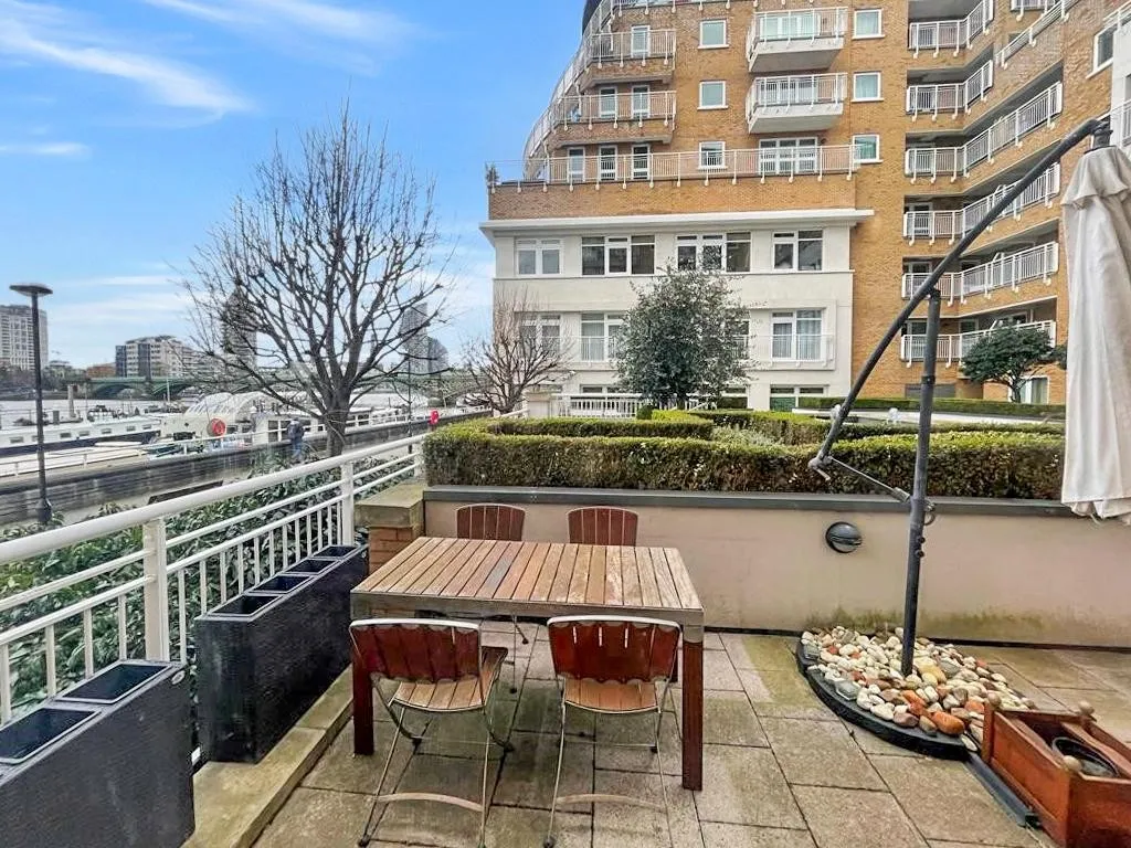 2 bed flat to rent, Oyster Wharf, Battersea