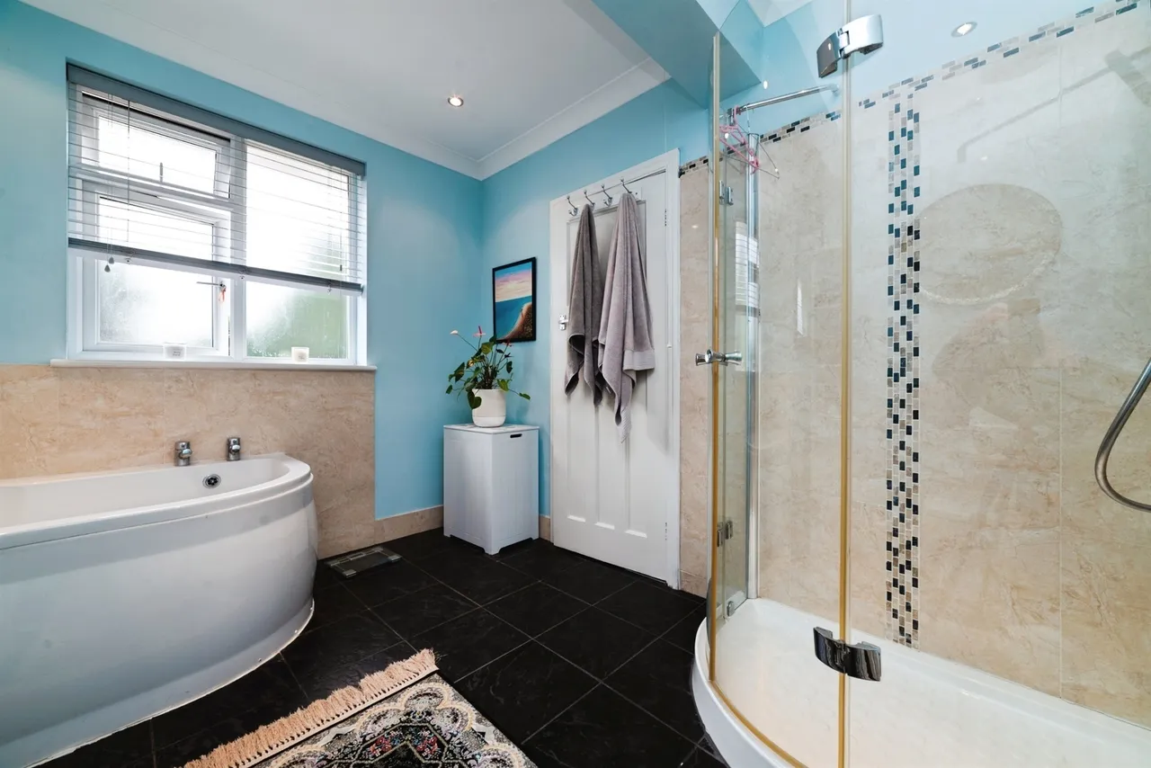 Beverley Road, Kirk Ella, HU10, photo 11