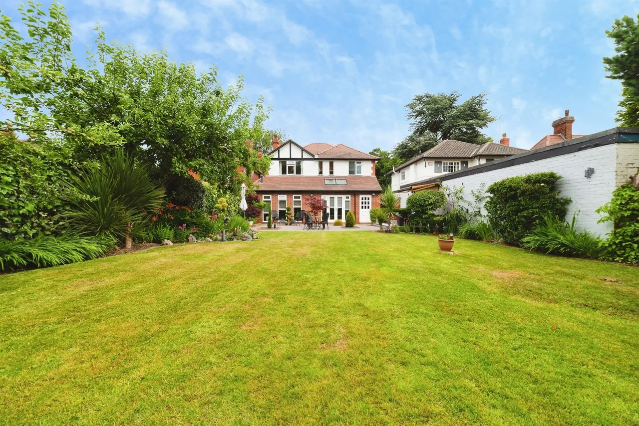 Beverley Road, Kirk Ella, HU10, photo 18
