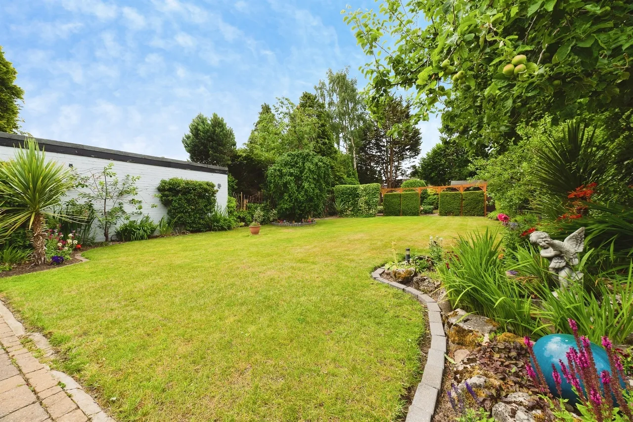 Beverley Road, Kirk Ella, HU10, photo 21