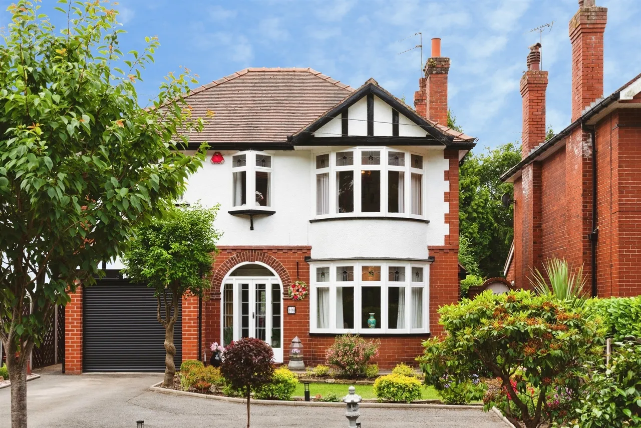 4 bed house for sale, Beverley Road, Kirk Ella, HU10