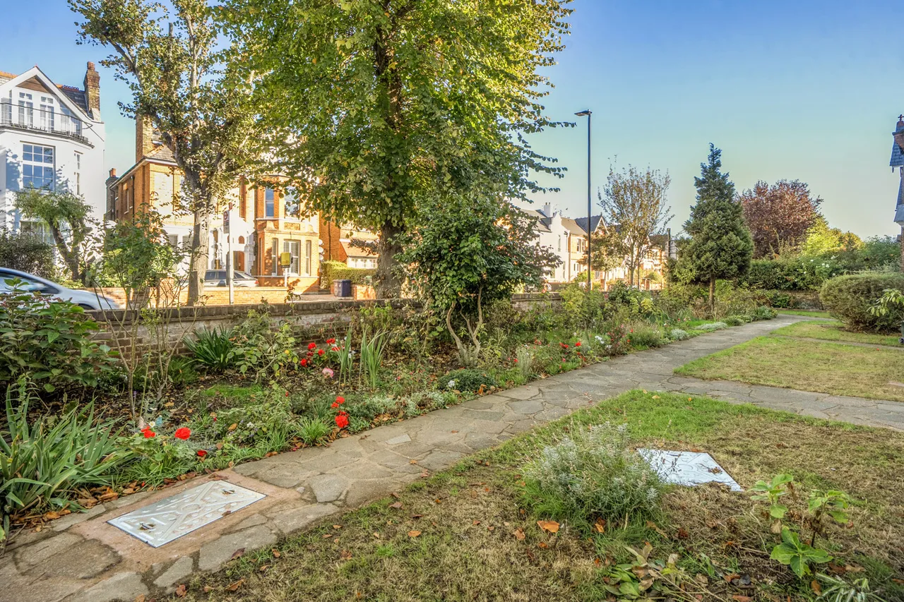 Madeley Road, London, W5, photo 9
