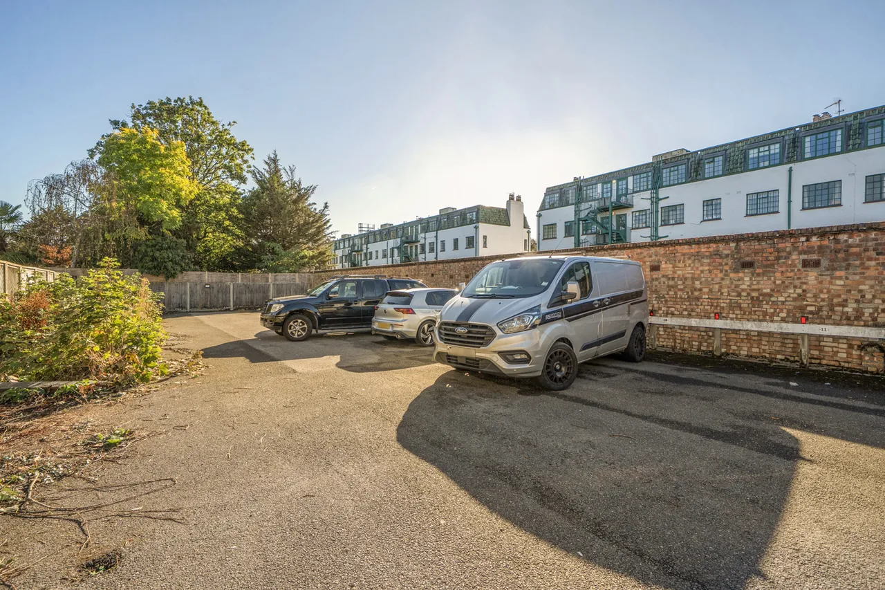 Madeley Road, London, W5, photo 10